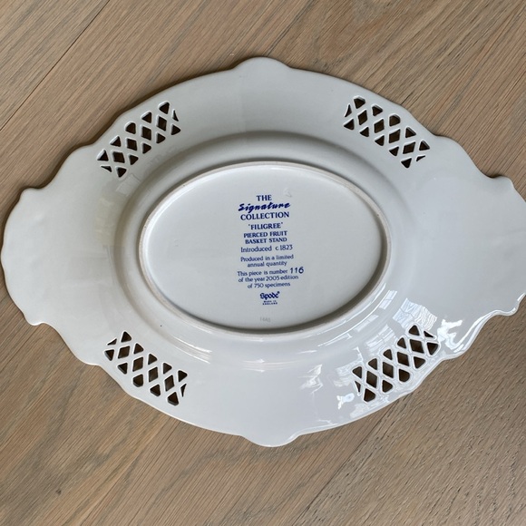 Limited Edition Pierced Fruit Basket - Spode Blue Room Signature Collection - Picture 9 of 10
